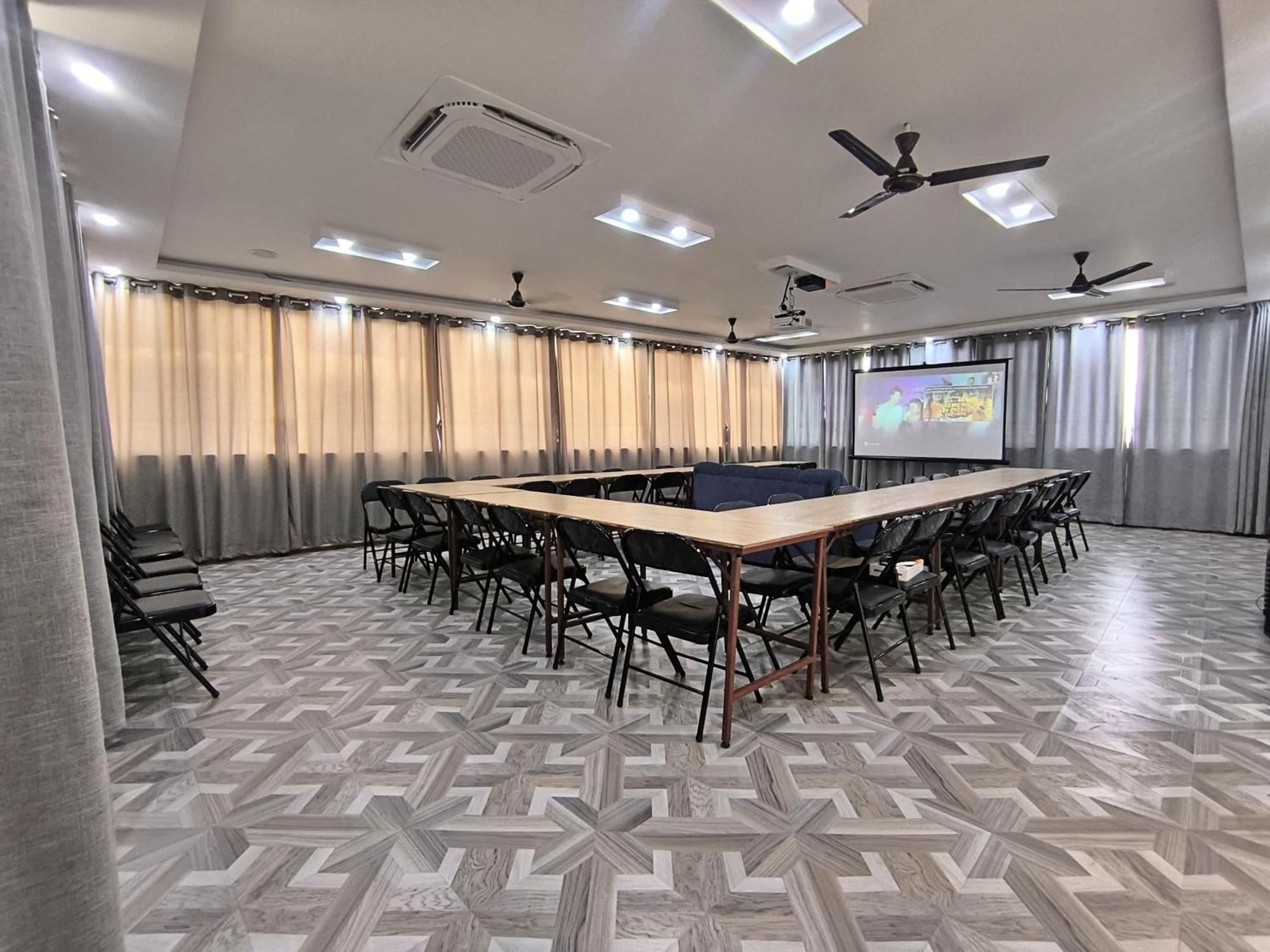 Hotel Peaceland Lumbini Экстерьер фото
