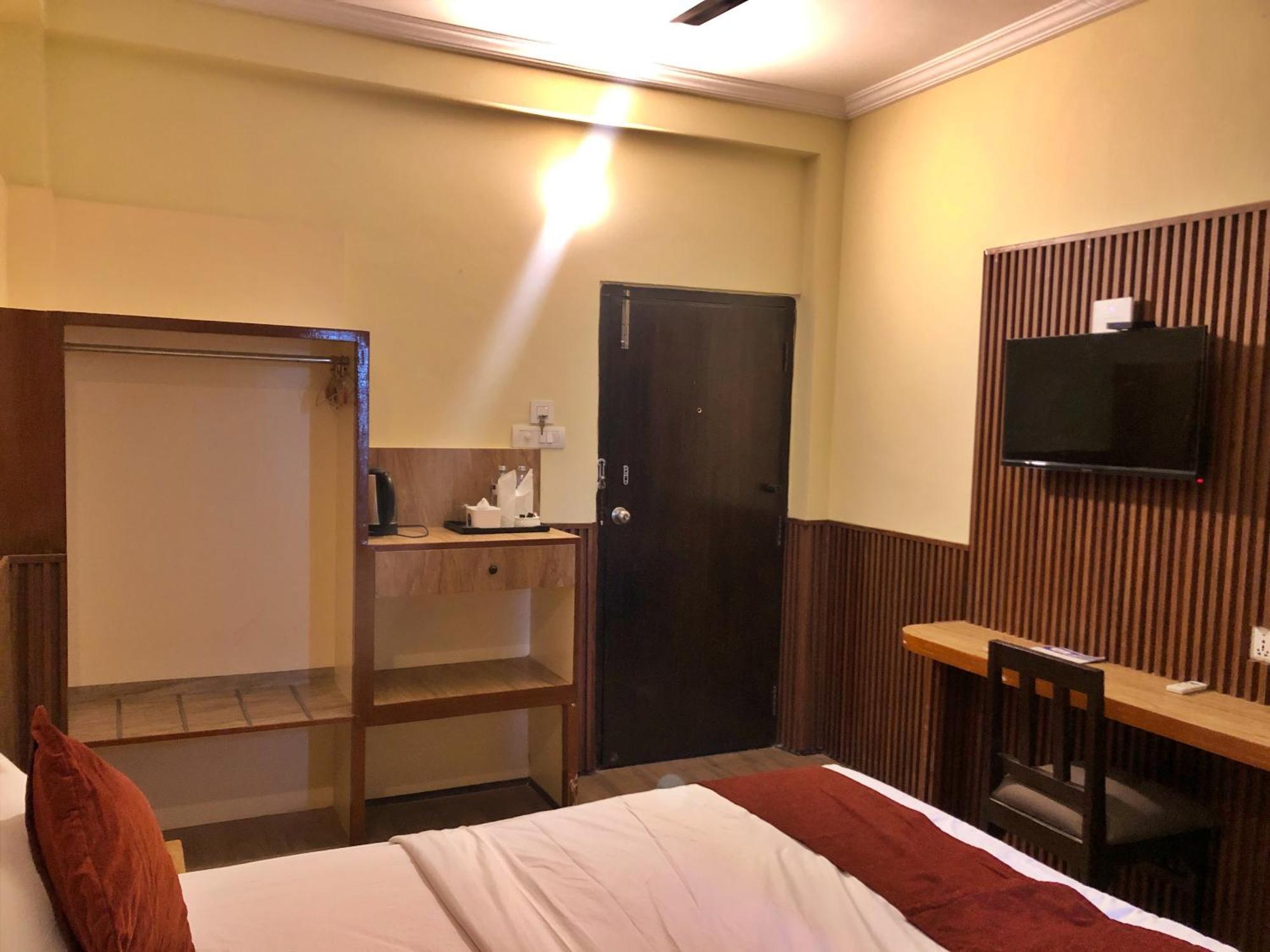 Hotel Peaceland Lumbini Экстерьер фото